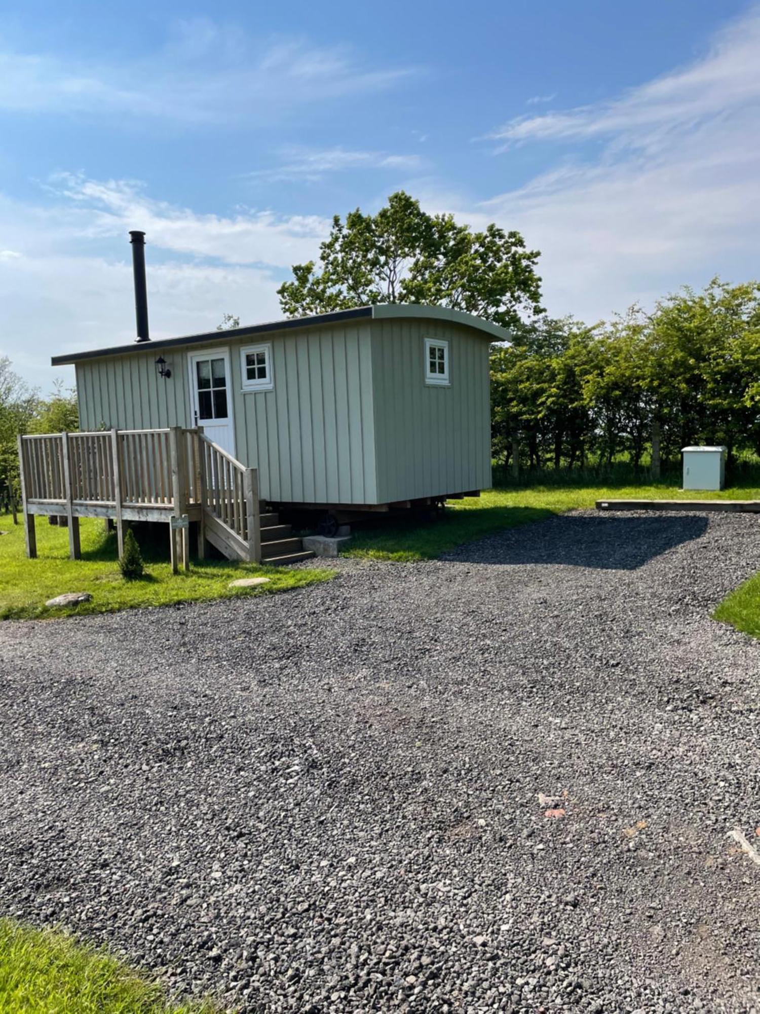 Clay Bank Huts, Roseberry Shepherds Hut * Ingleby Greenhow