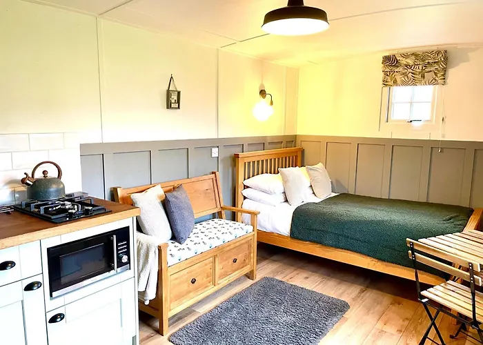 Clay Bank Huts, Roseberry Shepherds Hut