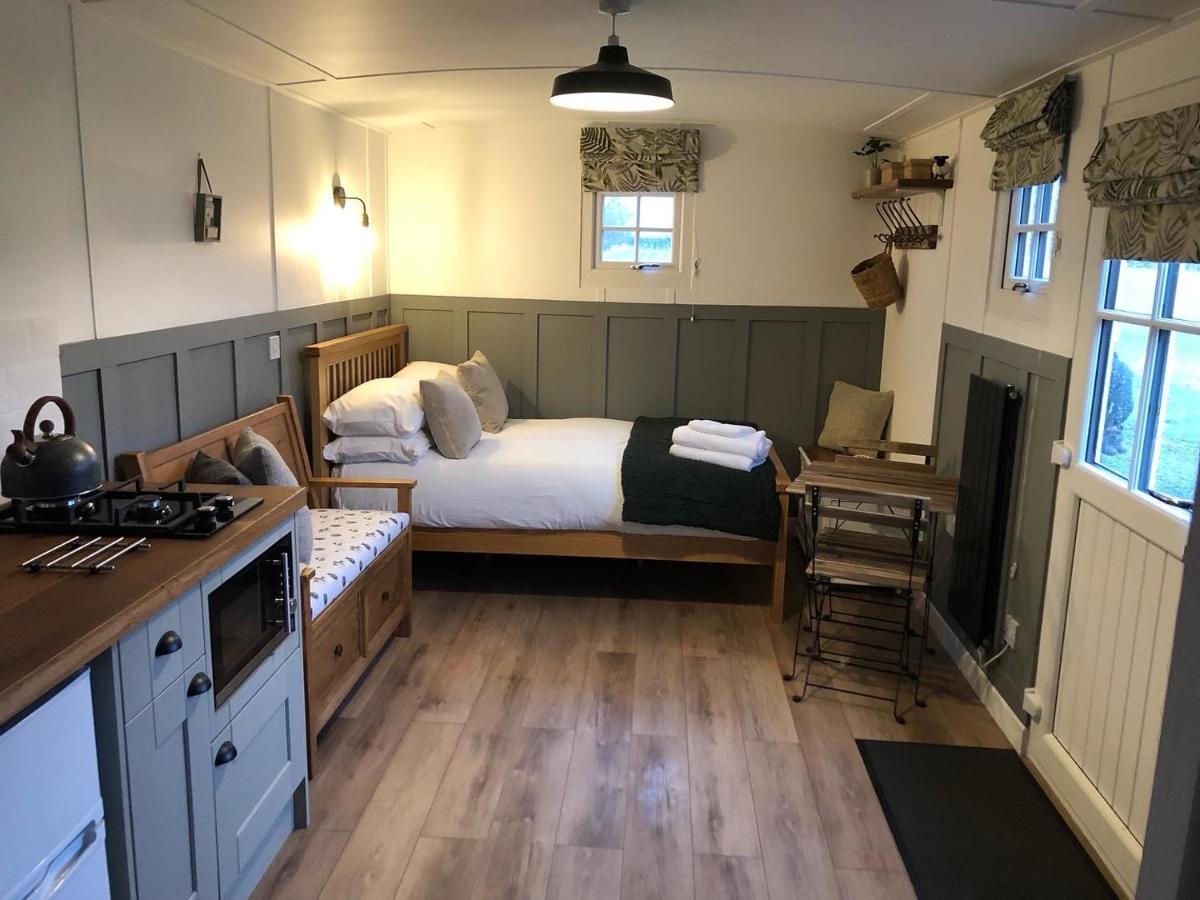 Clay Bank Huts, Roseberry Shepherds Hut Ingleby Greenhow