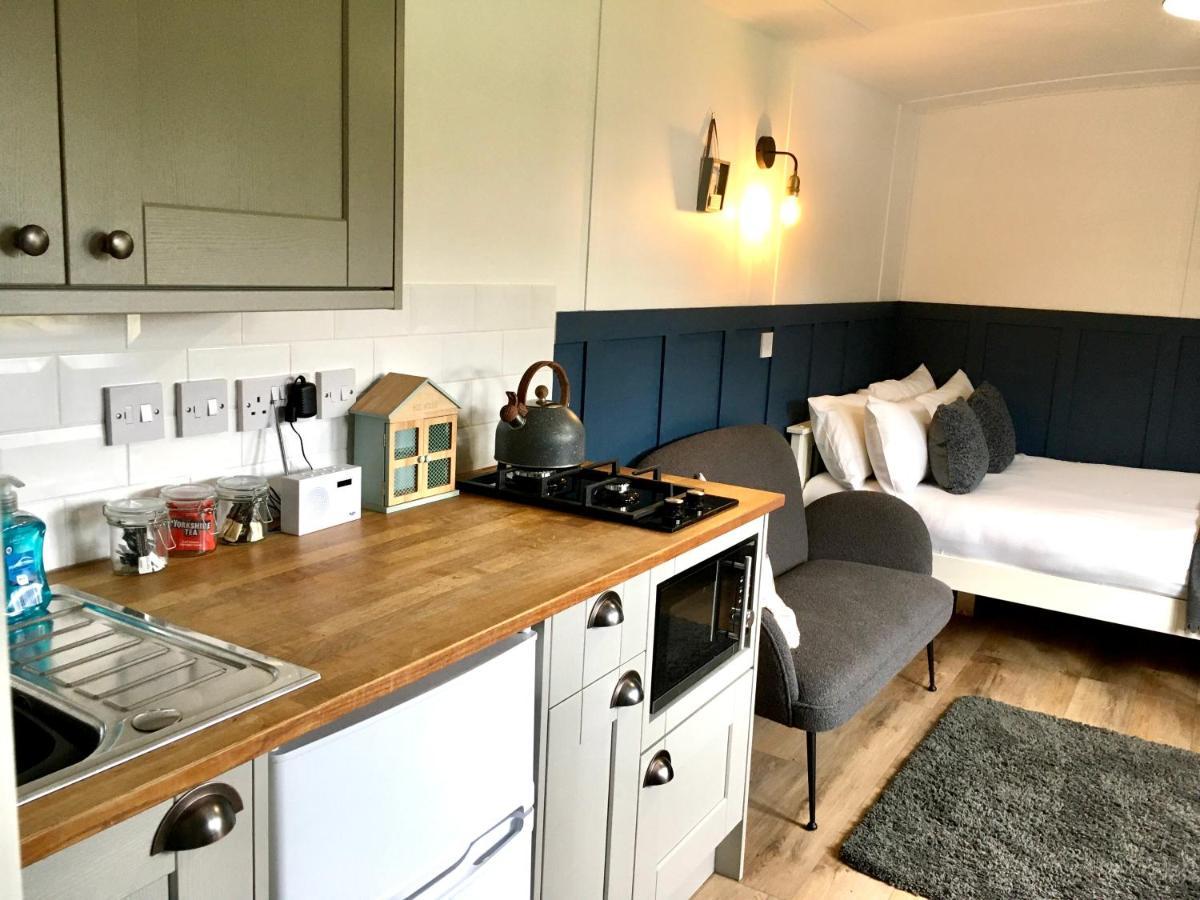Clay Bank Huts, Roseberry Shepherds Hut Campsite *